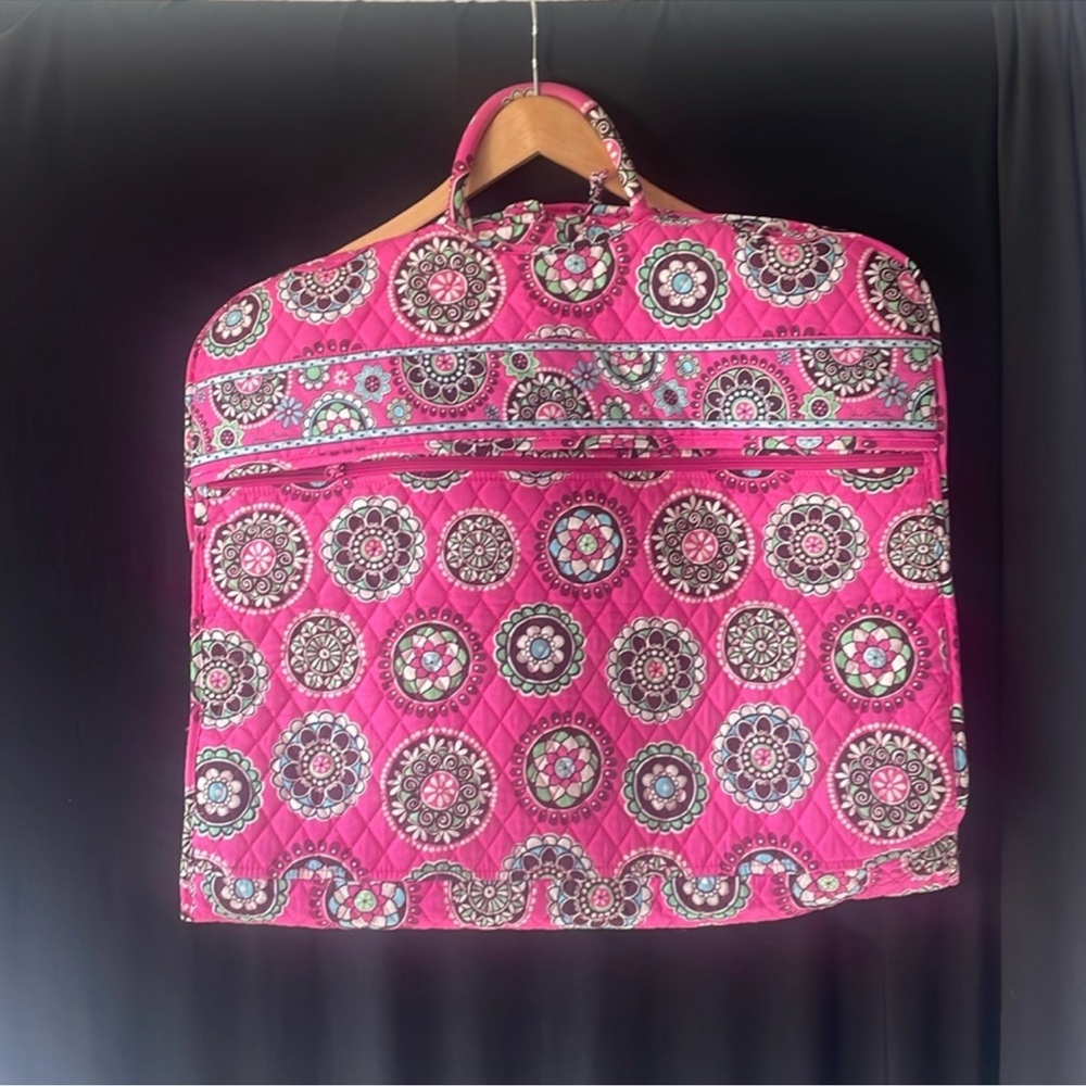 VERA BRADLEY | Hanging Clothes Garment Bag | Very Berry